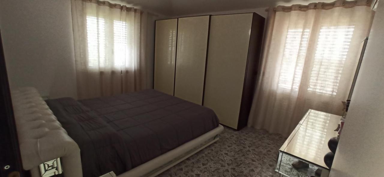 Guest House Nora 오르토나 외부 사진